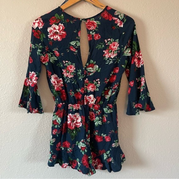 Ambiance Navy Floral Ruffle Trim V-Neck 3/4 Sleeve Romper Women's Size Small - Picture 5 of 11